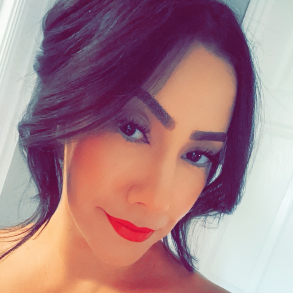 Meet your Posher, Yasmine